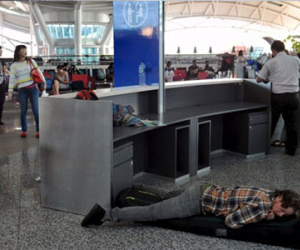 Gần 700 chuyến bay trên đảo Bali bị hủy vì lo ngại phun trào núi lửa