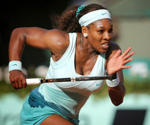 Serena Williams trổ tài bắt cướp