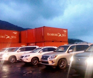 Sung công quỹ 5 xe sang giá 30 tỷ nhập lậu