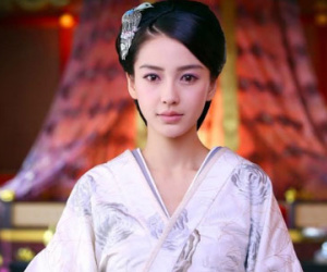 Vì sao Angelababy bị ném đá không thương tiếc trong Vân Trung Ca?