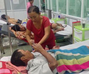 Bàng hoàng giây phút căn nhà đổ sập bất ngờ