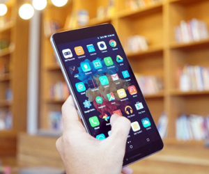 Hai smartphone màn hình lớn của Lenovo giá từ 3,9 triệu ở VN