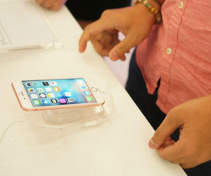 iPhone 6S chính hãng dồi dào trong ngày đầu bán tại VN