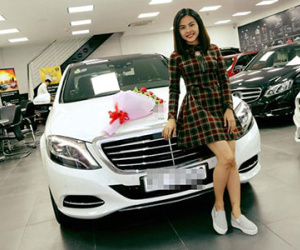 Vân Trang mua thêm xế sang 4 tỷ đồng