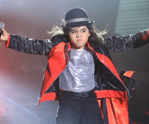 Cậu bé giả Michael Jackson, nhảy moonwalk giành 100 triệu đồng
