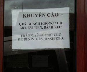 Hà Giang kêu gọi du khách đừng giẫm hoa, cho kẹo trẻ em