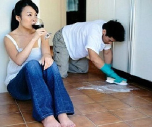 Khổ vì chồng quá đam mê việc nhà