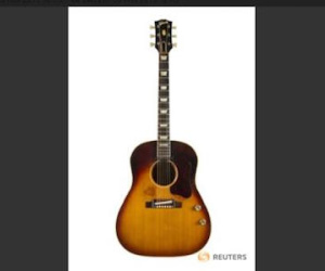 Đàn guitar của John Lennon đạt giá gần 2,5 triệu USD