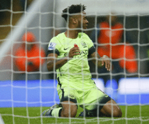 Man City bị đội bét bảng cầm chân