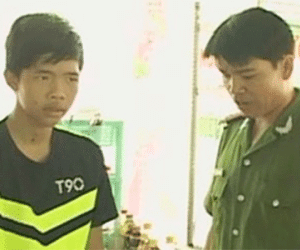 Nam sinh lớp 9 dí dao, cướp dây chuyền nữ hàng xóm