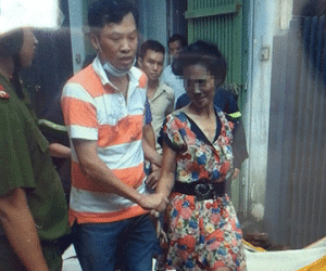 Người phụ nữ đòi "chết một mình" trong ngôi nhà bốc cháy
