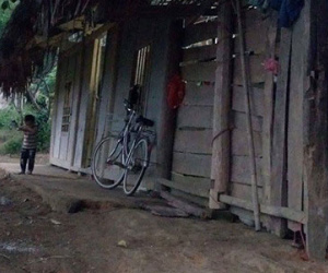 Bố chém mẹ tử vong trong lúc say rượu, 2 đứa trẻ bơ vơ