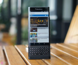 Cận cảnh dế Android dáng độc BlackBerry Priv tại VN
