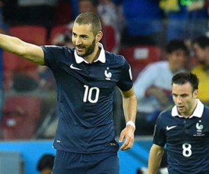 Nội bộ tuyển Pháp rối bời vì bê bối giữa Benzema với Valbuena