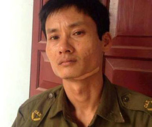 Say rượu chặn đường đánh người dân, dùng dao cứa cổ công an