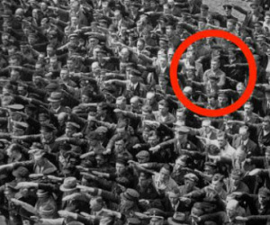 Bi kịch của người Đức duy nhất không chào Hitler kiểu phát xít