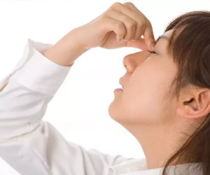 Lương 30 triệu, chồng đưa hết cho mẹ, vợ sống như osin