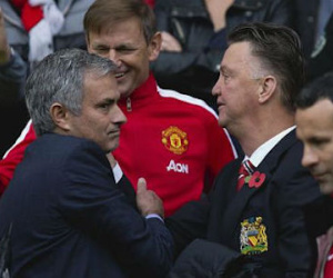 TIẾT LỘ: Nếu bị sa thải, Mourinho sẽ chọn... MU