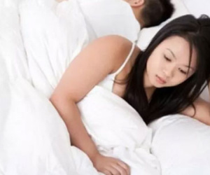 Ân ái với tình cũ để trả thù chồng lười “yêu”