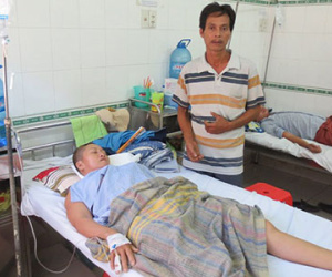 Hai vợ chồng nghèo bị người nghi tâm thần chém dã man