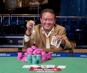 Tay chơi gốc Việt thành "thần bài" Las Vegas nhờ cú sốc phụ tình