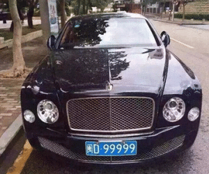 Thiếu gia Trung Quốc khoe 9 siêu xe biển "ngũ phúc" từ 0 đến 9