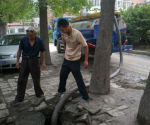 "Tôi đi hút hầm cầu" - Nhật kí nghề "chẳng ai muốn làm" của chàng trai 24 tuổi