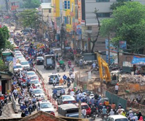 Hà Nội: Đường "cong mềm mại" tắc nghiêm trọng