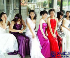 Sự rẻ rúm của cô dâu Việt: Chỉ cần đặt hàng trên mạng là có