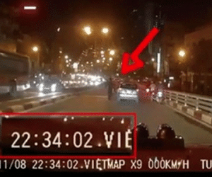 Clip "sự thật không ngờ" vụ taxi gây tai nạn liên hoàn được chia sẻ chóng mặt