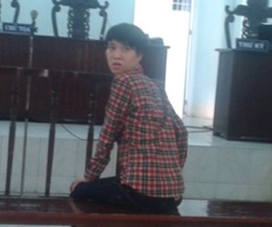 "Yêu" bạn gái 15 tuổi, chàng trai ra tòa thẳng thừng từ chối luật sư