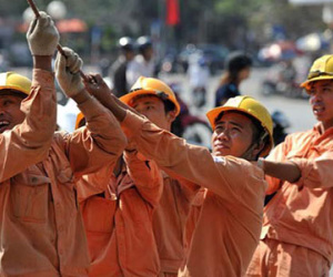 Cử tri bức xúc chuyện độc quyền, tính giá điện của EVN