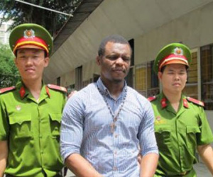 Ham trai Tây, hàng loạt quý bà Sài Gòn sập bẫy
