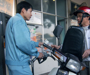 Kêu khó giảm giá xăng dầu là DN đang “gây áp lực”