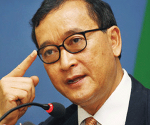 Sam Rainsy hủy kế hoạch về Campuchia tối nay để chịu án