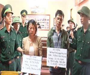 Bao tải "khủng" chứa ma tuý đá bị phát hiện