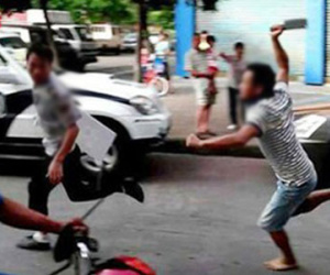 Chủ quán thịt chó vung dao chém 3 người bị thương