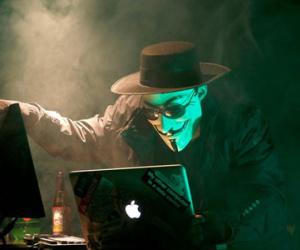 IS coi lời tuyên chiến của Anonymous là ngu ngốc
