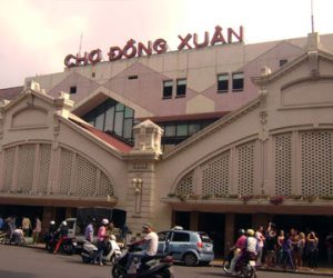 Hà Nội muốn tăng gấp đôi trần giá thuê sạp chợ Đồng Xuân