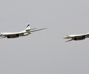Máy bay ném bom tầm xa Nga lần đầu oanh tạc IS ở Syria