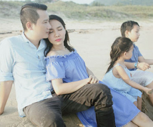 Ngọt ngào bộ ảnh gia đình Hoàng Bách 9 năm bên nhau