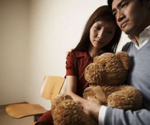 Nhà mình sắp loạn vì bố chồng làm cô giúp việc có bầu