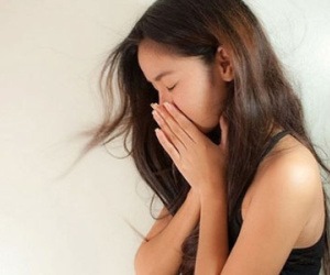 Cay đắng phận nhân tình, một thân một mình ôm bụng đi đẻ