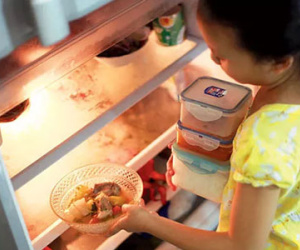 Lý giải nguyên nhân ăn thức ăn thừa để trong tủ lạnh có thể gây ung thư