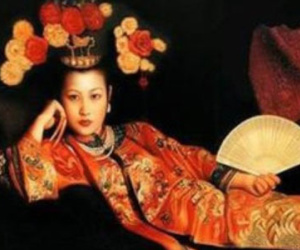 Đòn ghen Trung Hoa: Ghê rợn trò biến tình địch thành "người lợn"