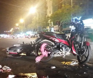 Đà Nẵng: Xe máy tông nhau nát bét, một người tử vong