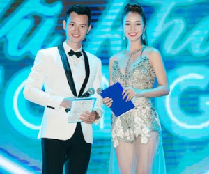 Hà Hồ trầm trồ nhìn Jennifer Phạm hút mắt trong váy xuyên thấu
