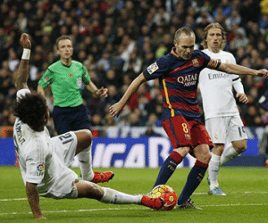 Tinh thần đoàn kết của Barca và màn tự sát của Real Madrid