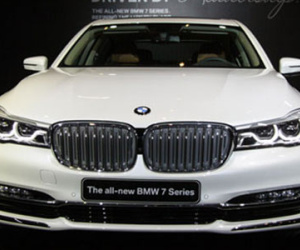 Sedan hạng sang BMW 740Li 2016 về Việt Nam