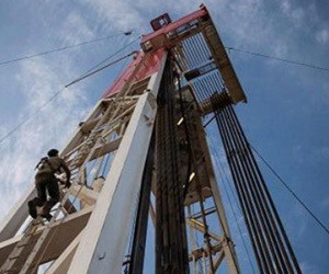 Giá dầu mất đà tăng bất chấp Arab Saudi cam kết ổn định thị trường